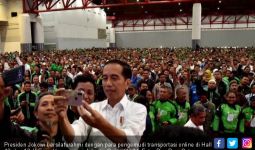 Agar Semua Senang, Jokowi Janjikan Payung Hukum Ojek Online - JPNN.com