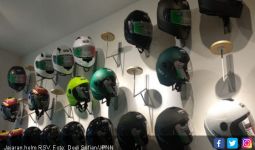 Begini Cara Merawat Helm yang Terkena Hujan - JPNN.com