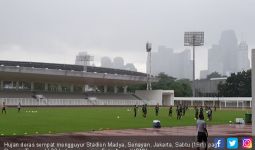 Jelang Timnas U-22 Gelar Latihan, Hujan Deras Mengguyur Kawasan Senayan - JPNN.com