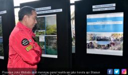 Cerita Pak Jokowi Saat Meninjau Panel Reaktivasi Jalur KA Cibatu - Cikajang - JPNN.com