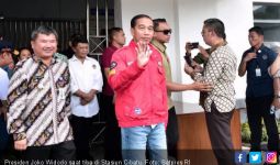 Pak Jokowi: Charlie Chaplin Juga Turun di Sini, Dua Kali - JPNN.com