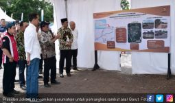 Jokowi Resmikan Proyek Perumahan untuk Pemangkas Rambut Garut - JPNN.com
