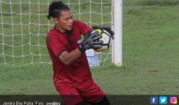 Kiper PSIS Semarang Ikuti Latihan Semen Padang FC - JPNN.com