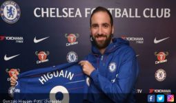 Gonzalo Higuain Pakai Jersey Nomor 9 di Chelsea - JPNN.com