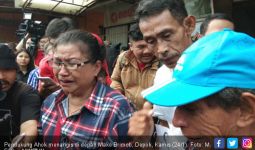 Pendukung di Depan Mako Brimob Terharu Dengar Ahok Sudah di Rumah - JPNN.com