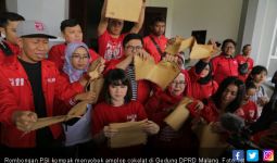 PSI Gelar Aksi Sobek Amplop di DPRD Malang - JPNN.com