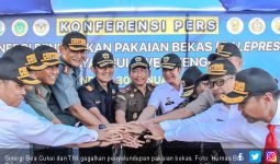 Sinergi Bea Cukai dan TNI Berhasil Gagalkan Penyelundupan Pakaian Bekas di Sulteng - JPNN.com