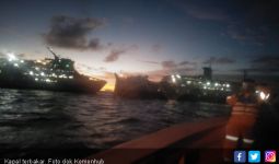 Pasukan Sea and Coast Guard Kemenhub Bergerak Cepat Mengatasi Kebakaran Kapal MV.LAYAR ANGGUN 8 - JPNN.com