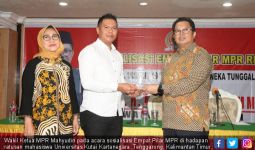 Wakil Ketua MPR Ajak Mahasiswa Perangi Hoaks - JPNN.com