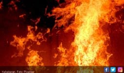 Korban Kebakaran Tewas Bertumpuk di Tangga, Mengenaskan - JPNN.com