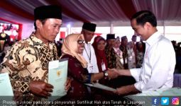 Ini Alasan Jokowi Mempercepat Pembagian 5 Ribu Sertifikat Tanah - JPNN.com