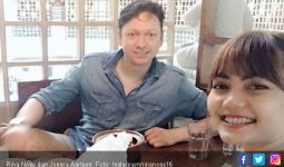 Setelah Bertunangan, Rina Nose Akhirnya Pamer Wajah Kekasih - JPNN.com