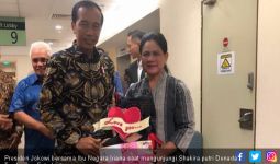 Bawa Boneka Hello Kitty, Jokowi Kunjungi Shakira - JPNN.com