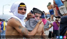 Perbatasan Venezuela Membara, Tentara Tembaki Rakyat dari Dekat - JPNN.com