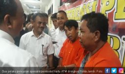 Gasak Uang Ratusan Juta Rupiah, Kelompok Spesialis Ganjal ATM Dibekuk - JPNN.com