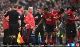 10 Pemain Manchester United Cedera, Satu di Antaranya Kesulitan Pakai Sepatu - JPNN.com