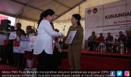Menko Puan Serahkan DPA Pembangunan Monumen Soekarno ke Bupati - JPNN.com