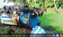 Kecelakaan Beruntun Sembilan Kendaraan di Solok, Tiga Orang Tewas - JPNN.com