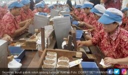 Bupati Tuban Minta Pemerintah Lindungi SKT dari Kenaikan Tarif Cukai Rokok 2021 - JPNN.com