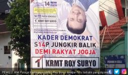 Unik! Roy Suryo Pasang Foto Terbalik, Nih Tujuannya - JPNN.com