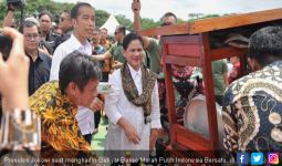 Presiden Jokowi Makan Bakso Bareng Warga di Bekasi - JPNN.com