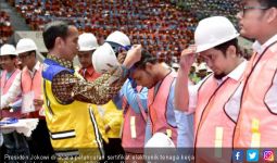Jokowi Sebut Tahun Depan Ada Sesuatu yang Besar dan Hebat - JPNN.com