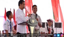 Saat Presiden Jokowi Minta Pelajar SMK Peragakan Keahlian - JPNN.com