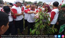 Demi Menghijaukan Indonesia, KLHK Gelar Penanaman Pohon di Rumpin - JPNN.com