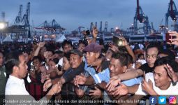 Jokowi: Pengemudi Truk dan Bus Salah Satu Profesi Mulia - JPNN.com