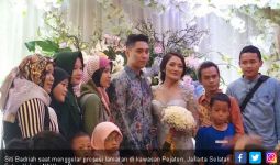 Sah, Siti Badriah jadi Istri Krisjiana - JPNN.com
