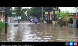 Banjir Sergap Puluhan Rumah, Warga Lari Selamatkan Diri - JPNN.com
