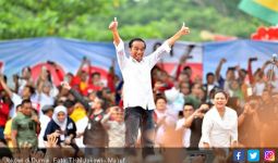 Jokowi: Baju Putih Itu Murah, Jas Mahal - JPNN.com