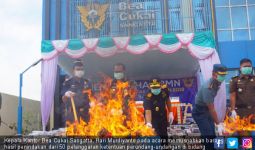 Bea Cukai Sangatta Musnahkan Ratusan Ribu Batang Rokok Ilegal - JPNN.com