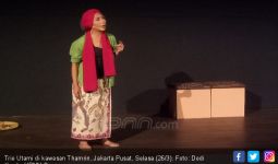 Trie Utami Perankan 7 Karakter Berbeda dalam Monolog Musikal - JPNN.com