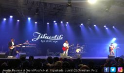 Jikustik Reunian Membuka Konser dengan Maaf - JPNN.com