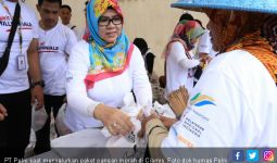 Sambut HUT BUMN, Pelni Salurkan Paket Sembako Murah di Ciamis - JPNN.com