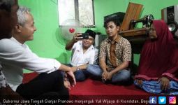 Ganjar Pranowo Jenguk Korban Pengeroyokan Pendukung Prabowo - JPNN.com