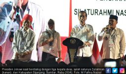 Kocak! Dialog Jokowi dengan Kades dari Sumbar - JPNN.com