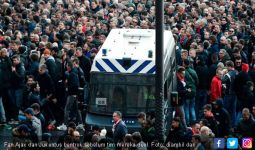 140 Orang Ditangkap Sebelum Duel Ajax vs Juventus Berakhir 1-1 - JPNN.com
