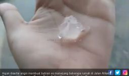 Fenomena Hujan Es Kembali Melanda Desa Kunyit Tanah Laut - JPNN.com