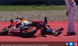 Detik - Detik Marquez Jatuh di MotoGP Amerika, Oh! Cewek yang di Tengah Itu - JPNN.com