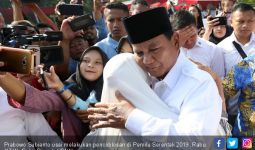 Prabowo Ajak Pendukungnya Terus Mengetuk Pintu Langit - JPNN.com