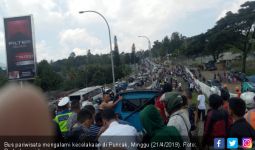 Bus Pariwisata Kecelakaan di Puncak, Puluhan Penumpang Luka - Luka - JPNN.com