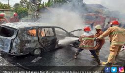 Mobil Pelangsir BBM Bersubsidi Terbakar di Depan Rumdin Danlanal Bengkulu - JPNN.com