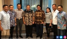 Rombongan Petinggi Golkar Jenguk Bu Ani Yudhoyono di Singapura - JPNN.com