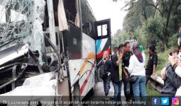 Bus Rombongan Lurah Kecelakaan, Penumpang Luka - Luka - JPNN.com