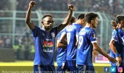 Arema FC vs Persipura: Menanti Kebangkitan Raksasa - JPNN.com