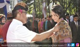 Hardiknas 2019: Barisan Bhinneka Tunggal Ika Tampilkan Pakaian Adat Daerah - JPNN.com