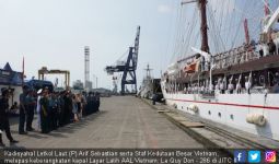 Setelah Empat Hari, Lantamal III Melepas Kapal Layar Latih AAL Vietnam - JPNN.com