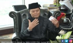 Ustaz HNW Kritik Jokowi Soal Pemindahan Ibu Kota Negara - JPNN.com